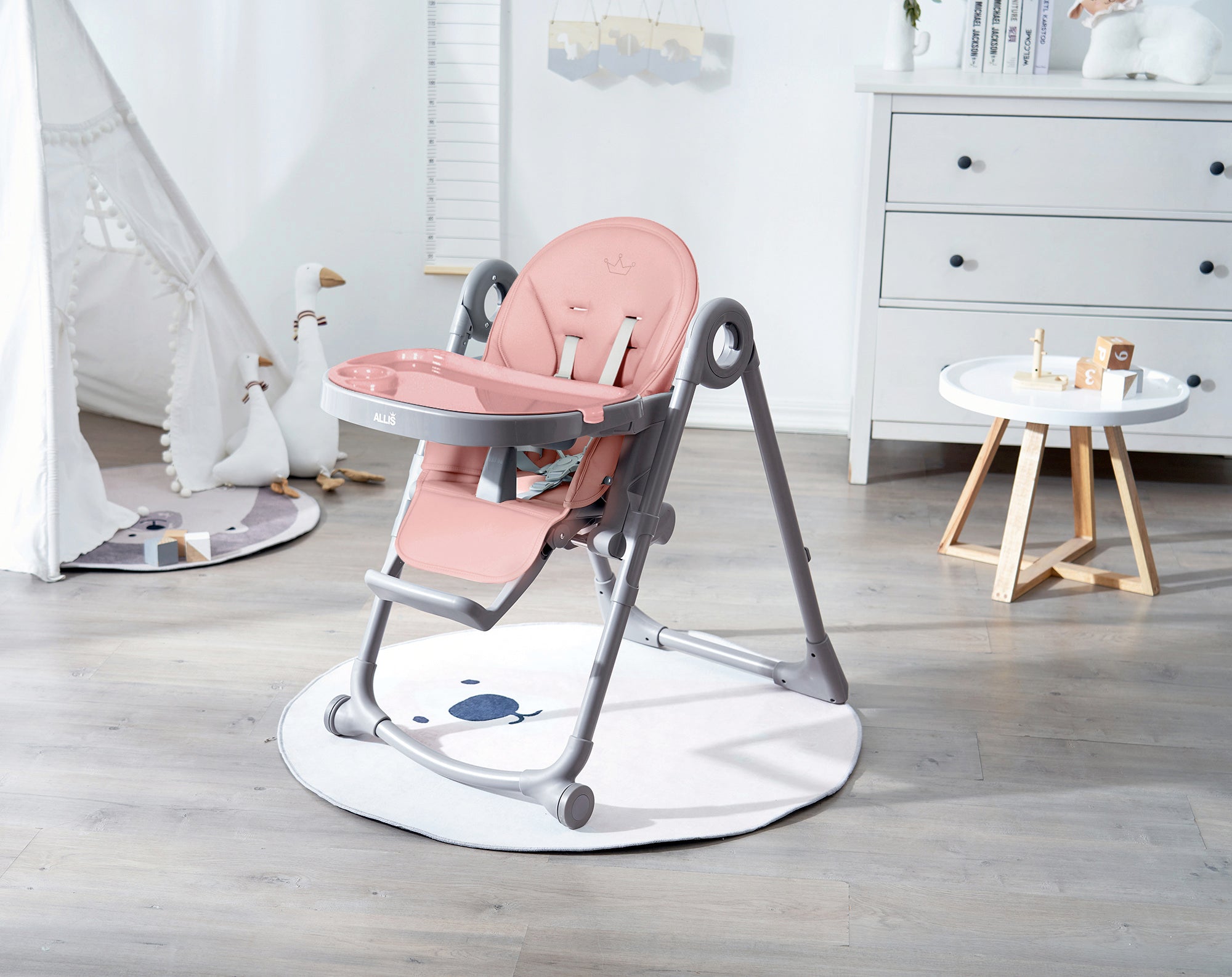 Lola Highchair Suitable From Birth
