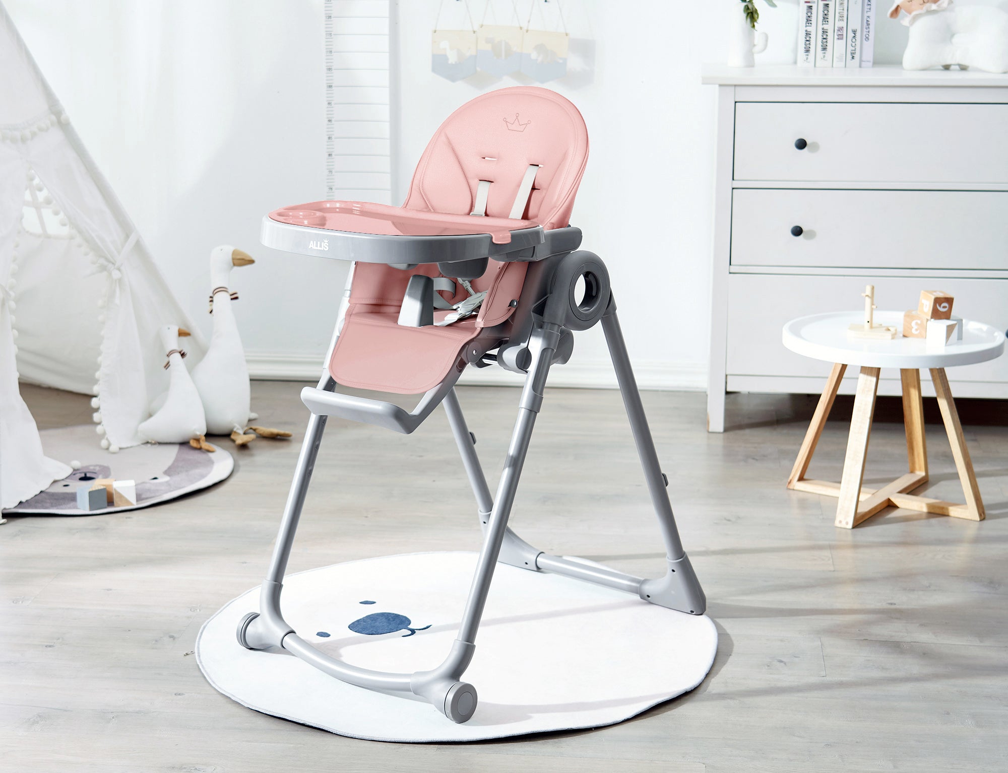 Lola Highchair with Multiple Functions to Support Growth